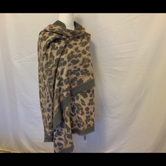 Max Studio Accessories - Pashmina Wrap